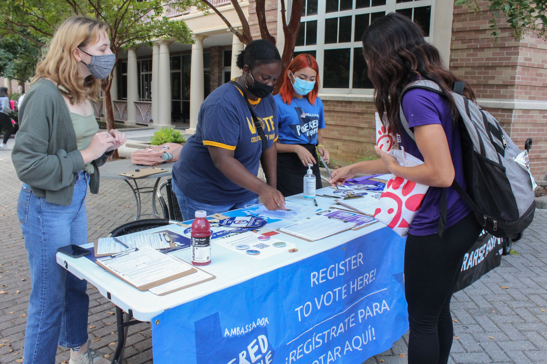 Students register to vote on campus